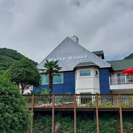 White House Ξενοδοχείο Namhae Εξωτερικό φωτογραφία